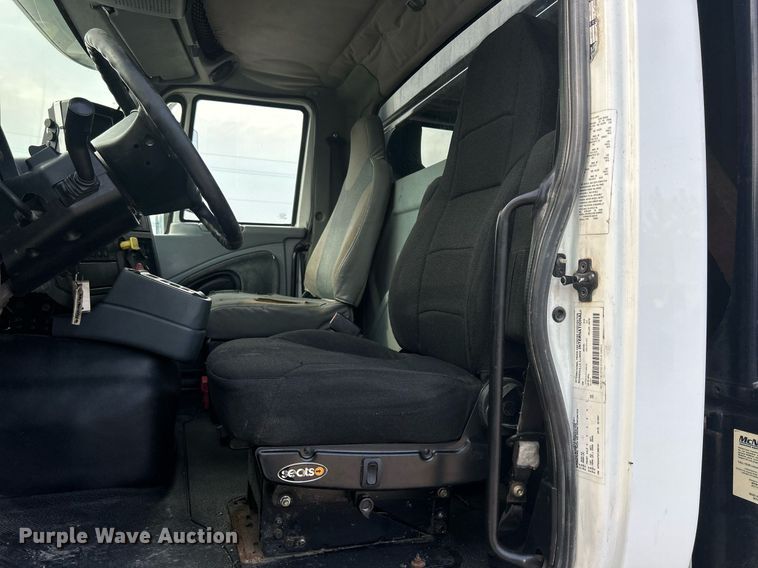 image for item DQ0873 2007 International 7600  refuse truck