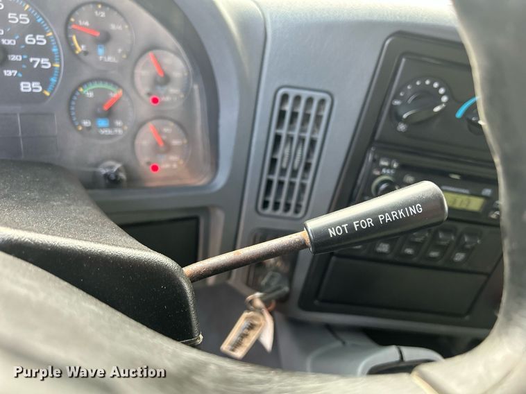 image for item DQ0873 2007 International 7600  refuse truck