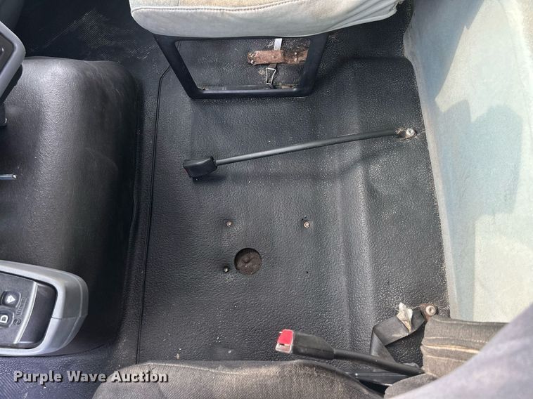 image for item DQ0873 2007 International 7600  refuse truck