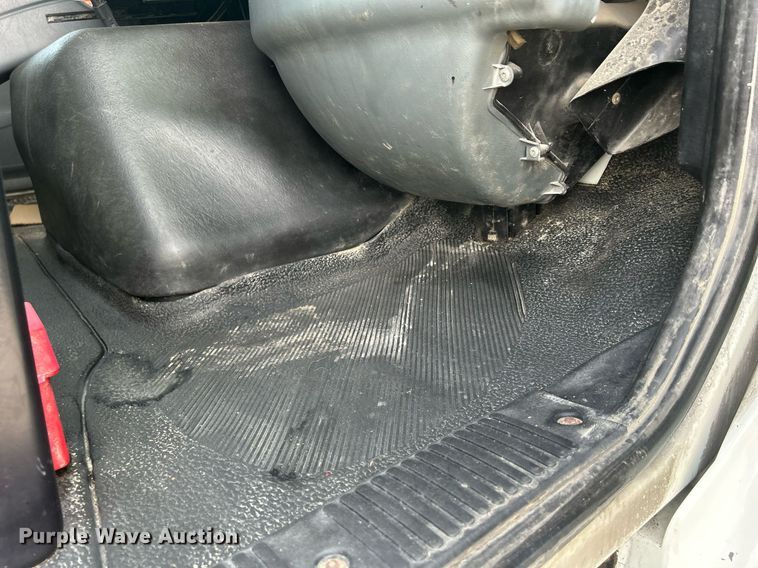 image for item DQ0873 2007 International 7600  refuse truck