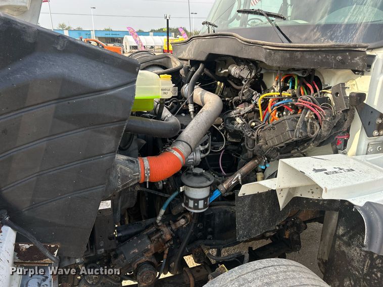 image for item DQ0873 2007 International 7600  refuse truck