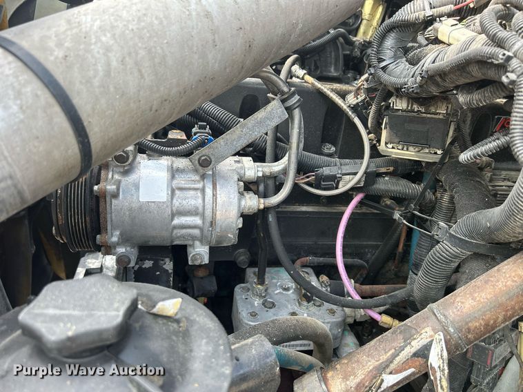 image for item DQ0873 2007 International 7600  refuse truck