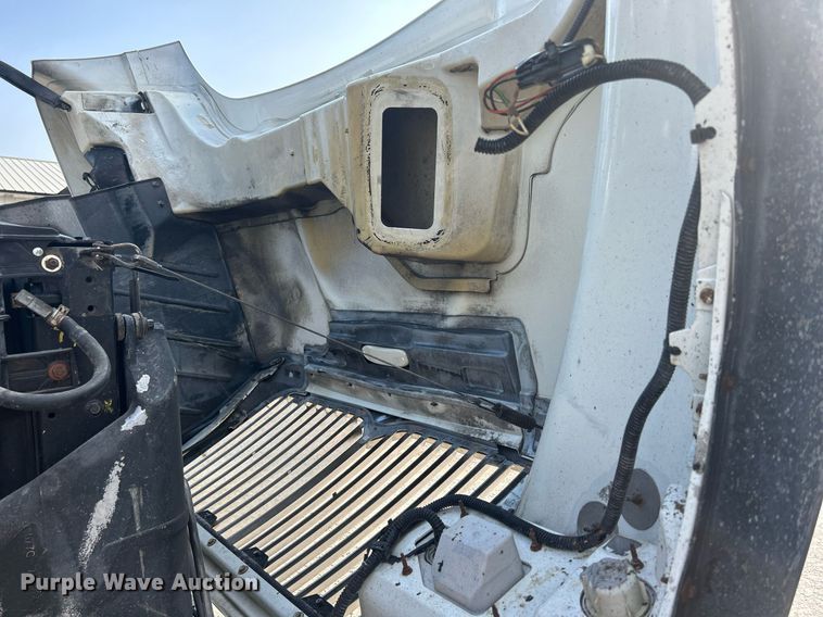 image for item DQ0873 2007 International 7600  refuse truck