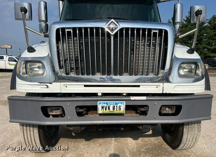 image for item DQ0873 2007 International 7600  refuse truck