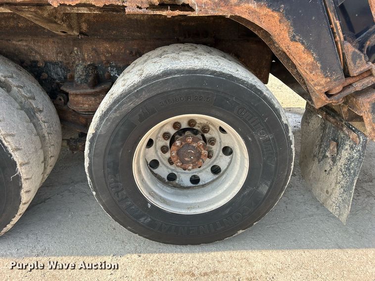 image for item DQ0873 2007 International 7600  refuse truck