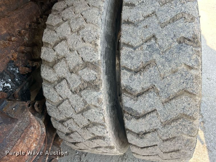 image for item DQ0873 2007 International 7600  refuse truck