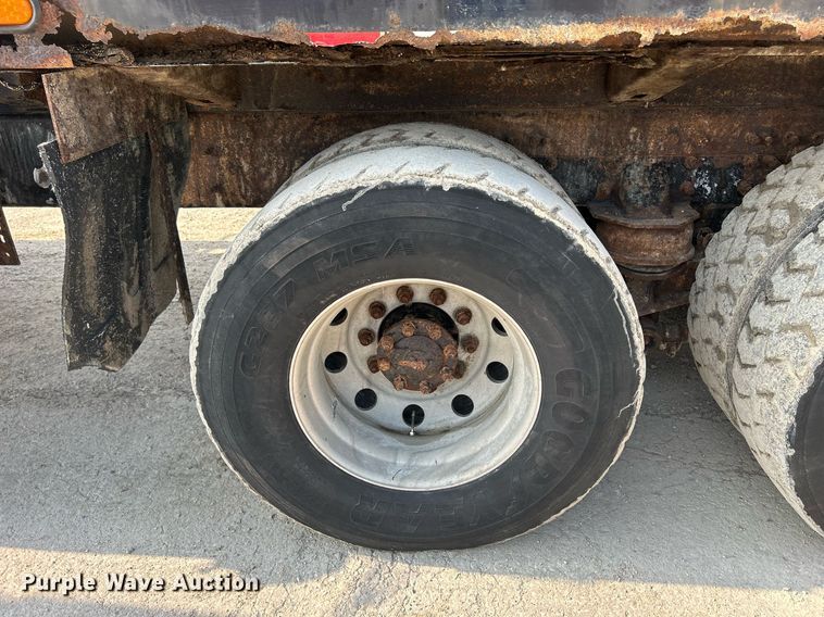 image for item DQ0873 2007 International 7600  refuse truck