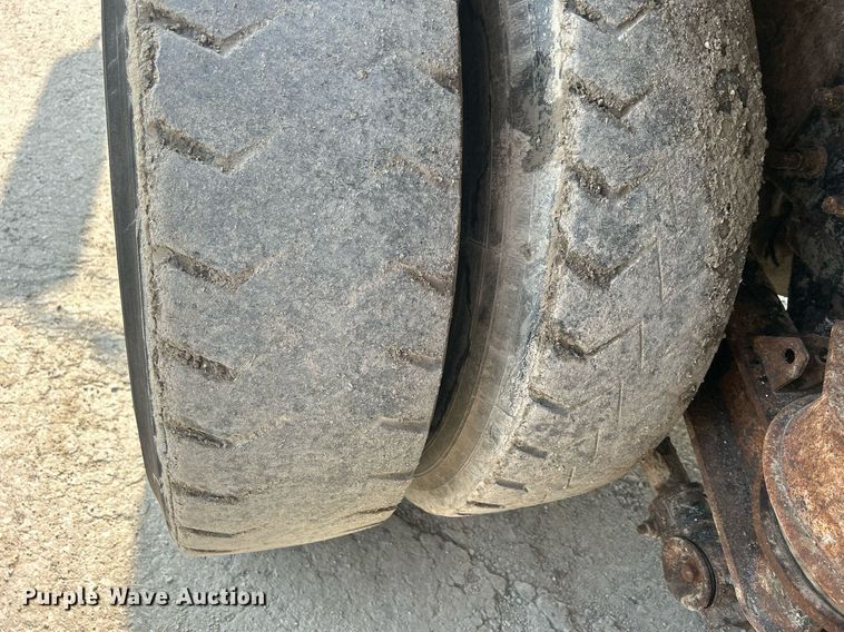 image for item DQ0873 2007 International 7600  refuse truck