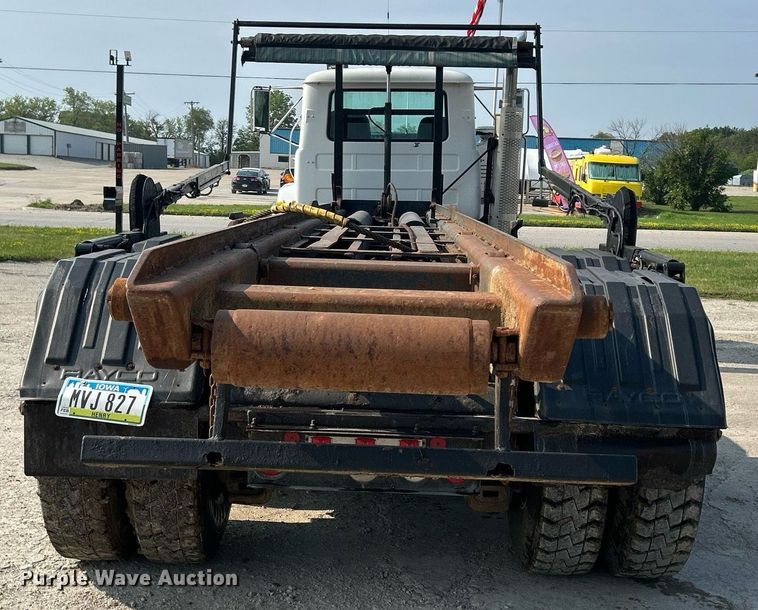 image for item DQ0874 1998 Mack RB690S  roll-off container truck