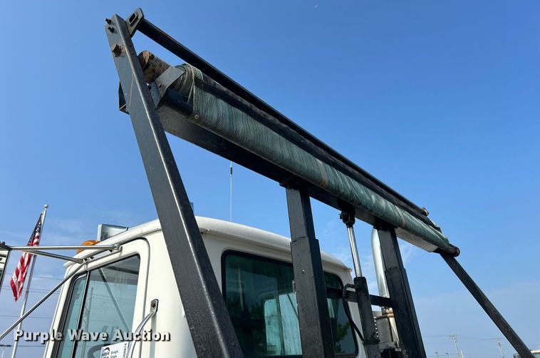 image for item DQ0874 1998 Mack RB690S  roll-off container truck