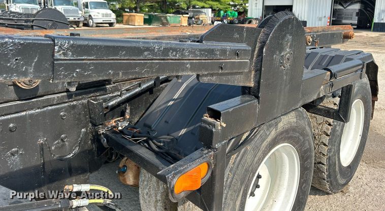 image for item DQ0874 1998 Mack RB690S  roll-off container truck