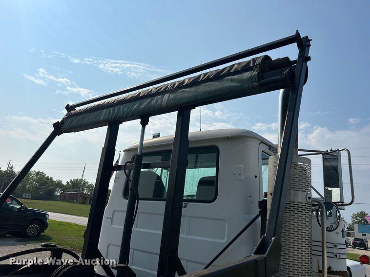 image for item DQ0874 1998 Mack RB690S  roll-off container truck