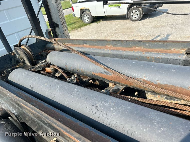 image for item DQ0874 1998 Mack RB690S  roll-off container truck