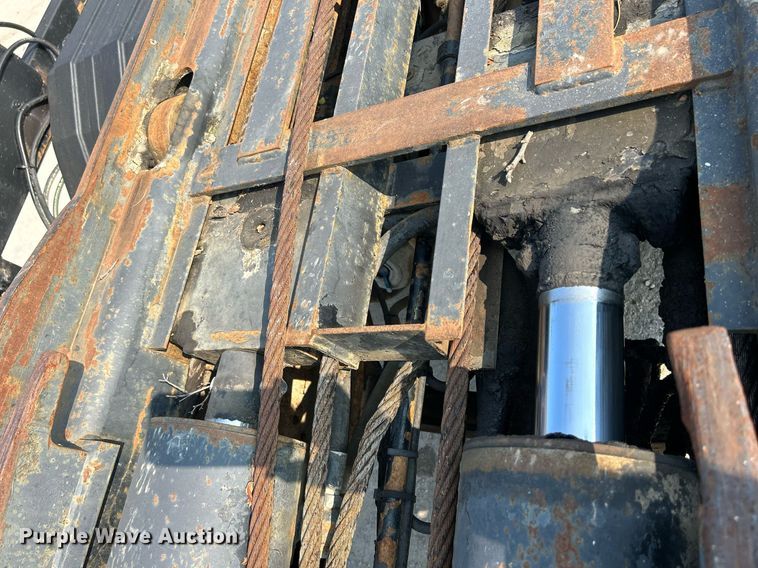 image for item DQ0874 1998 Mack RB690S  roll-off container truck