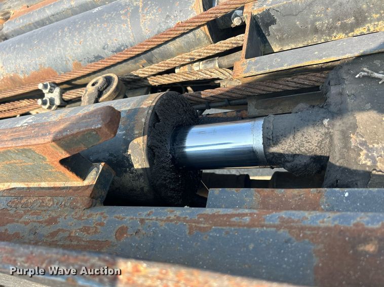 image for item DQ0874 1998 Mack RB690S  roll-off container truck