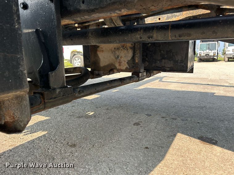 image for item DQ0874 1998 Mack RB690S  roll-off container truck