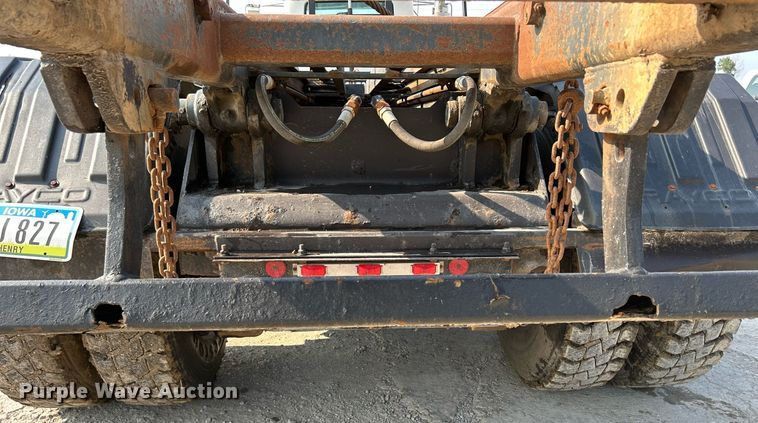 image for item DQ0874 1998 Mack RB690S  roll-off container truck