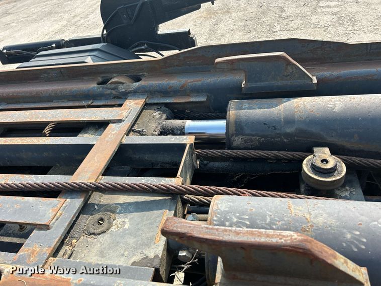 image for item DQ0874 1998 Mack RB690S  roll-off container truck