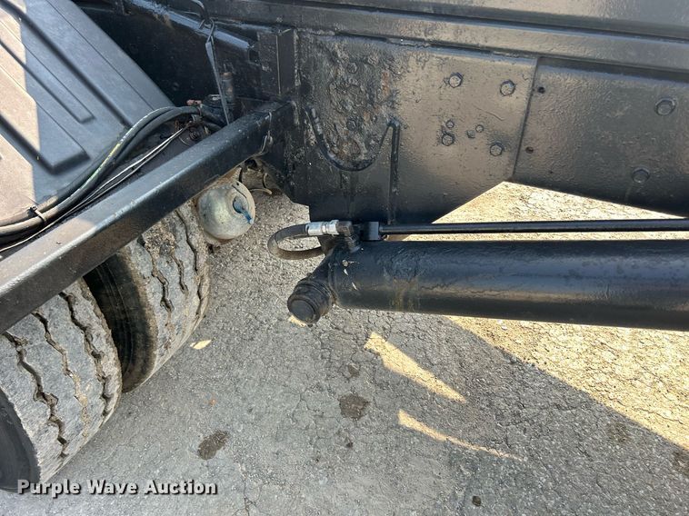 image for item DQ0874 1998 Mack RB690S  roll-off container truck