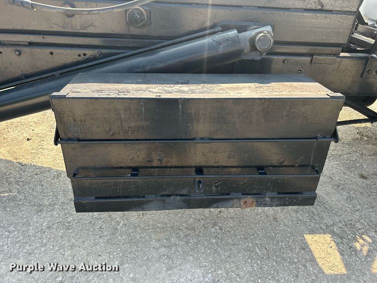 image for item DQ0874 1998 Mack RB690S  roll-off container truck