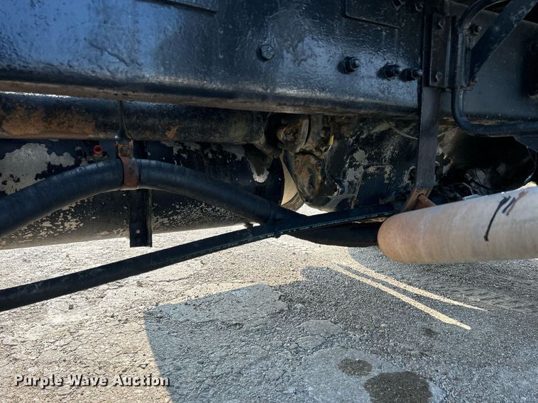 image for item DQ0874 1998 Mack RB690S  roll-off container truck