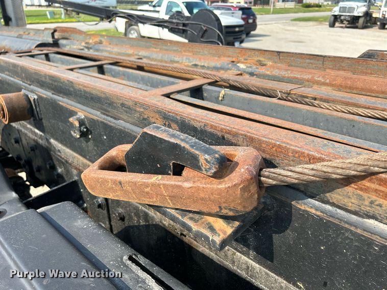 image for item DQ0874 1998 Mack RB690S  roll-off container truck