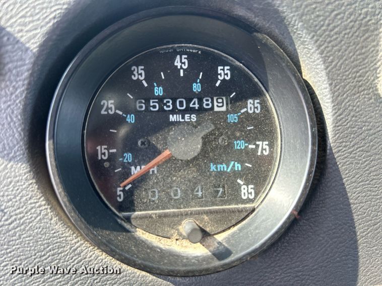 image for item DQ0874 1998 Mack RB690S  roll-off container truck