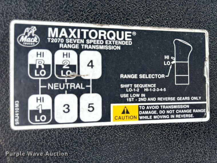 image for item DQ0874 1998 Mack RB690S  roll-off container truck