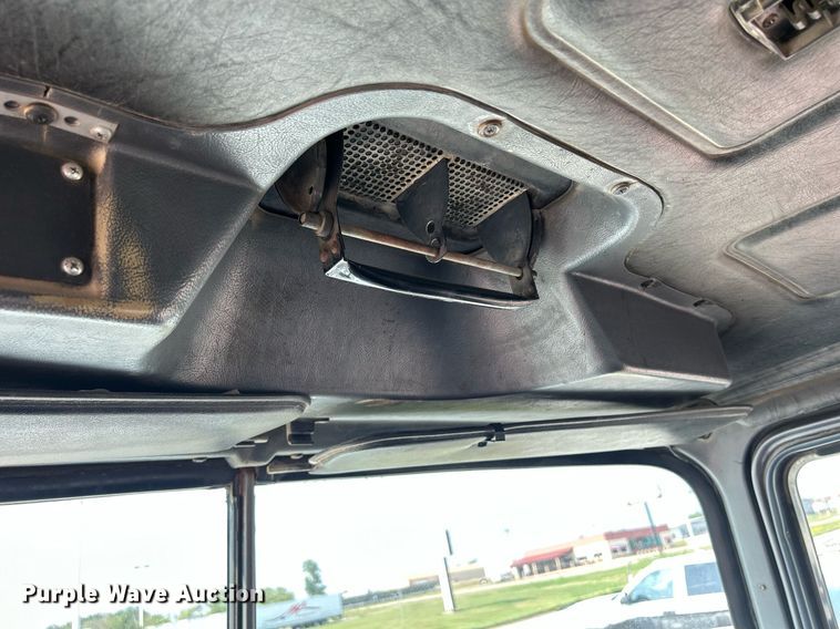 image for item DQ0874 1998 Mack RB690S  roll-off container truck