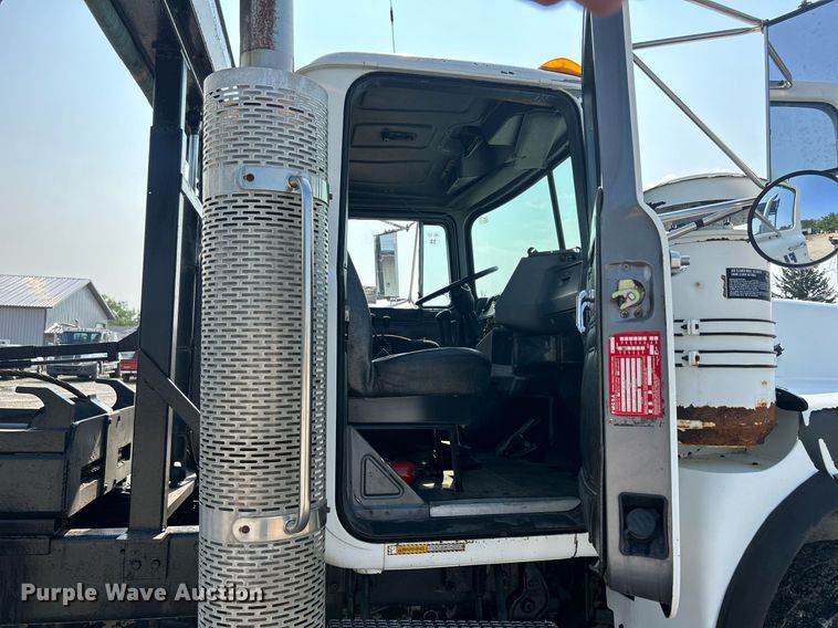 image for item DQ0874 1998 Mack RB690S  roll-off container truck