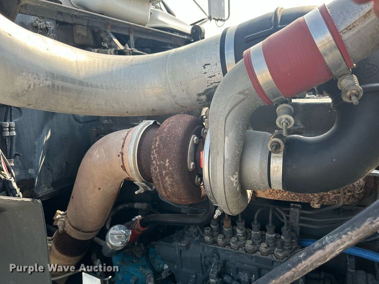 image for item DQ0874 1998 Mack RB690S  roll-off container truck