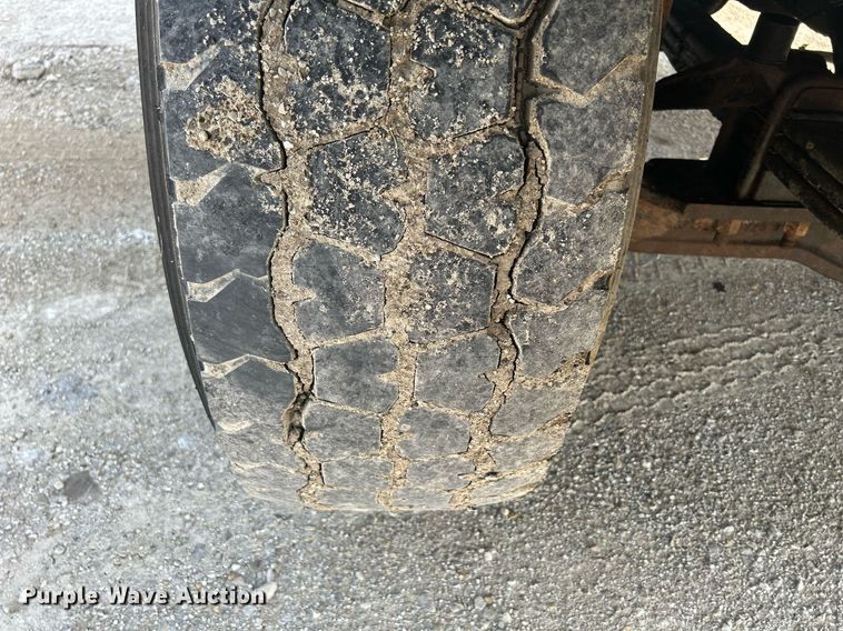 image for item DQ0874 1998 Mack RB690S  roll-off container truck