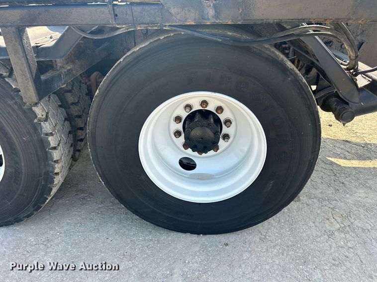 image for item DQ0874 1998 Mack RB690S  roll-off container truck