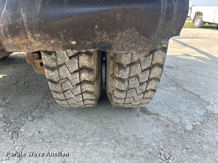 image for item DQ0874 1998 Mack RB690S  roll-off container truck