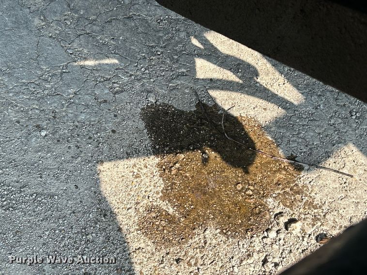 image for item DQ0874 1998 Mack RB690S  roll-off container truck