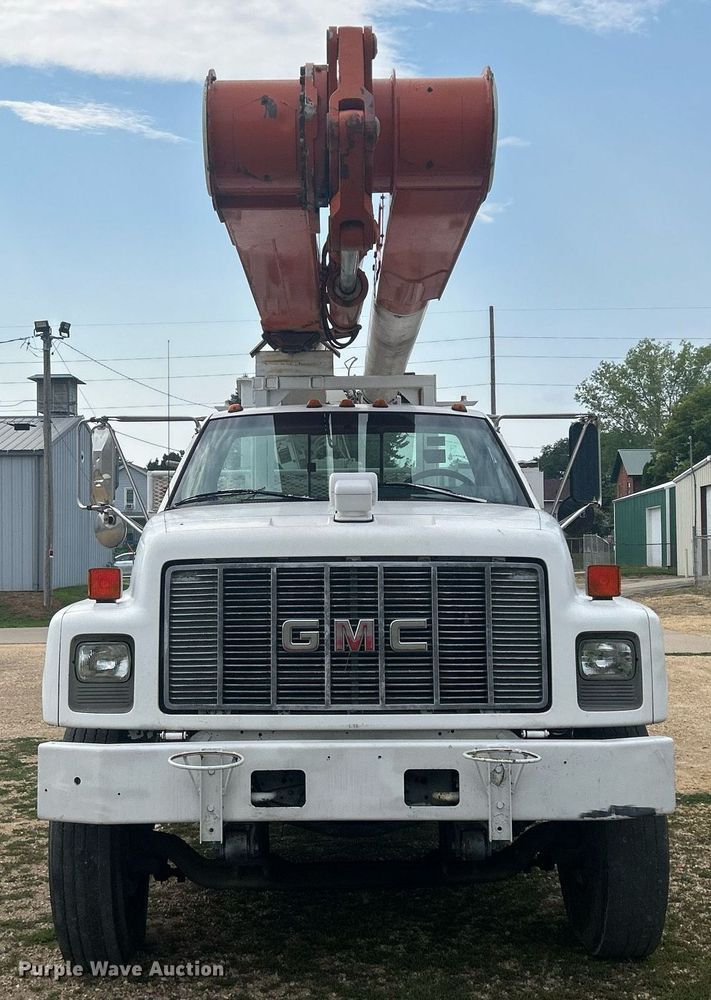 image for item DQ0875 1997 GMC C7500  bucket truck