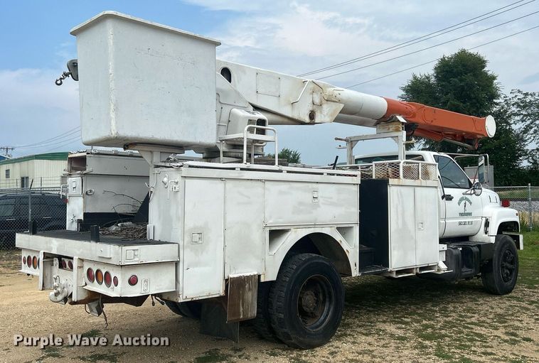image for item DQ0875 1997 GMC C7500  bucket truck