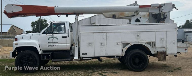 image for item DQ0875 1997 GMC C7500  bucket truck