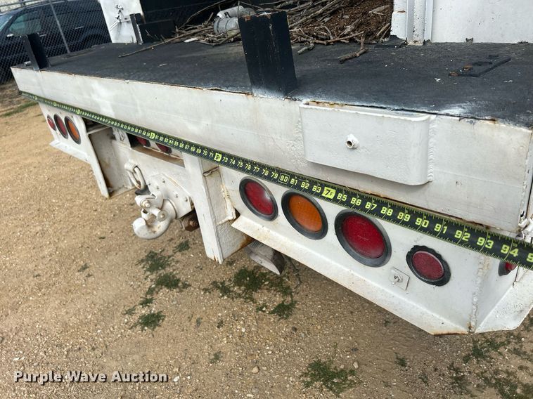 image for item DQ0875 1997 GMC C7500  bucket truck