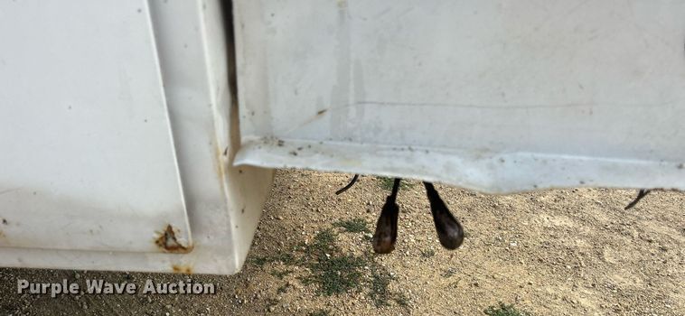 image for item DQ0875 1997 GMC C7500  bucket truck