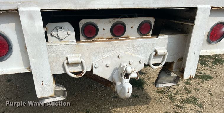 image for item DQ0875 1997 GMC C7500  bucket truck