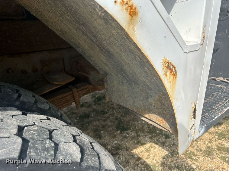 image for item DQ0875 1997 GMC C7500  bucket truck