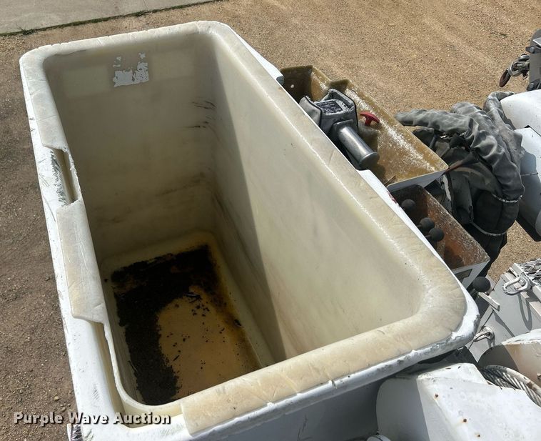 image for item DQ0875 1997 GMC C7500  bucket truck