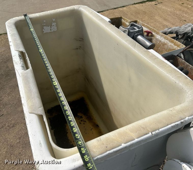 image for item DQ0875 1997 GMC C7500  bucket truck