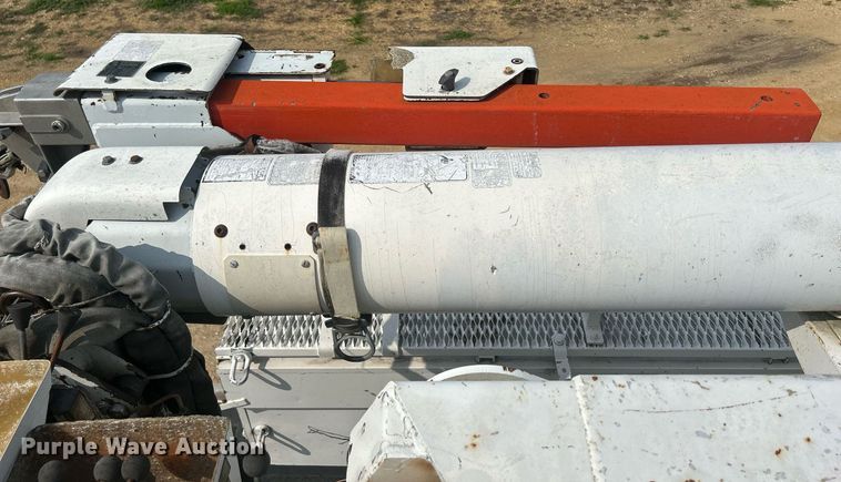 image for item DQ0875 1997 GMC C7500  bucket truck