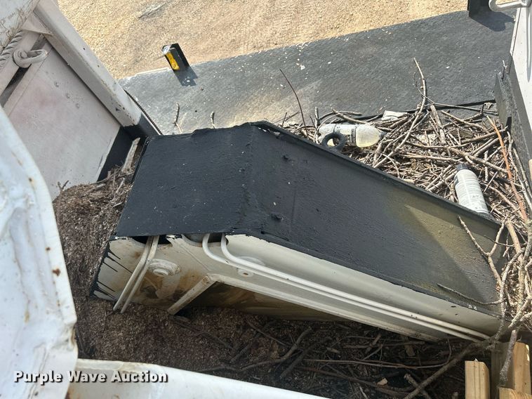 image for item DQ0875 1997 GMC C7500  bucket truck