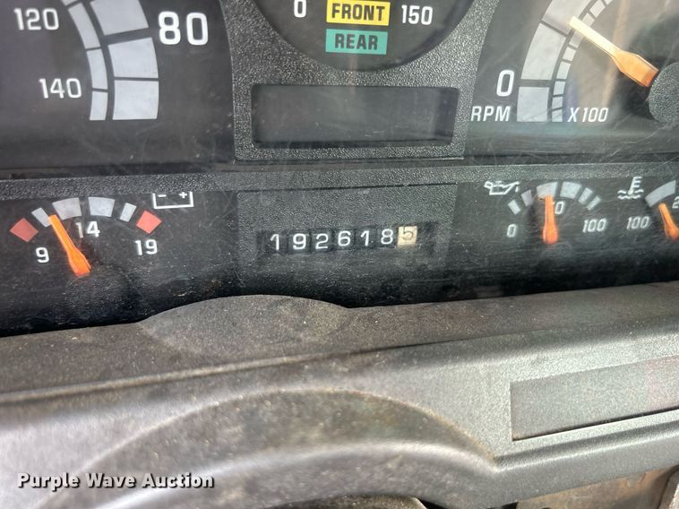 image for item DQ0875 1997 GMC C7500  bucket truck