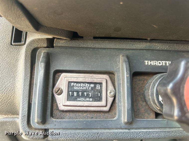 image for item DQ0875 1997 GMC C7500  bucket truck