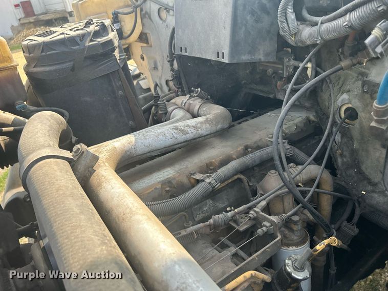 image for item DQ0875 1997 GMC C7500  bucket truck