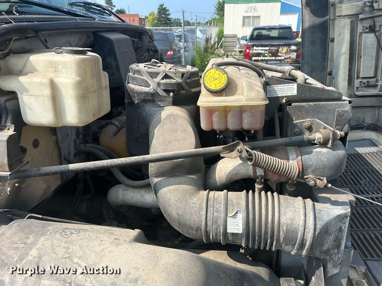 image for item DQ0875 1997 GMC C7500  bucket truck